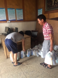三伏高温送清凉  致敬一线平博手机版人